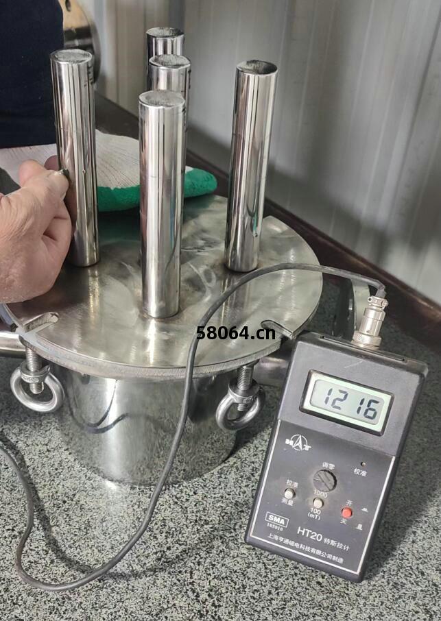 管道歐(ou)式(shi)磁棒除(chu)鐵器展示