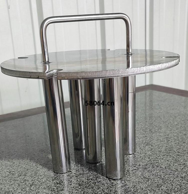 管道歐(ou)式(shi)磁棒除(chu)鐵器展示